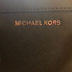 Meet your Posher, Shirlene